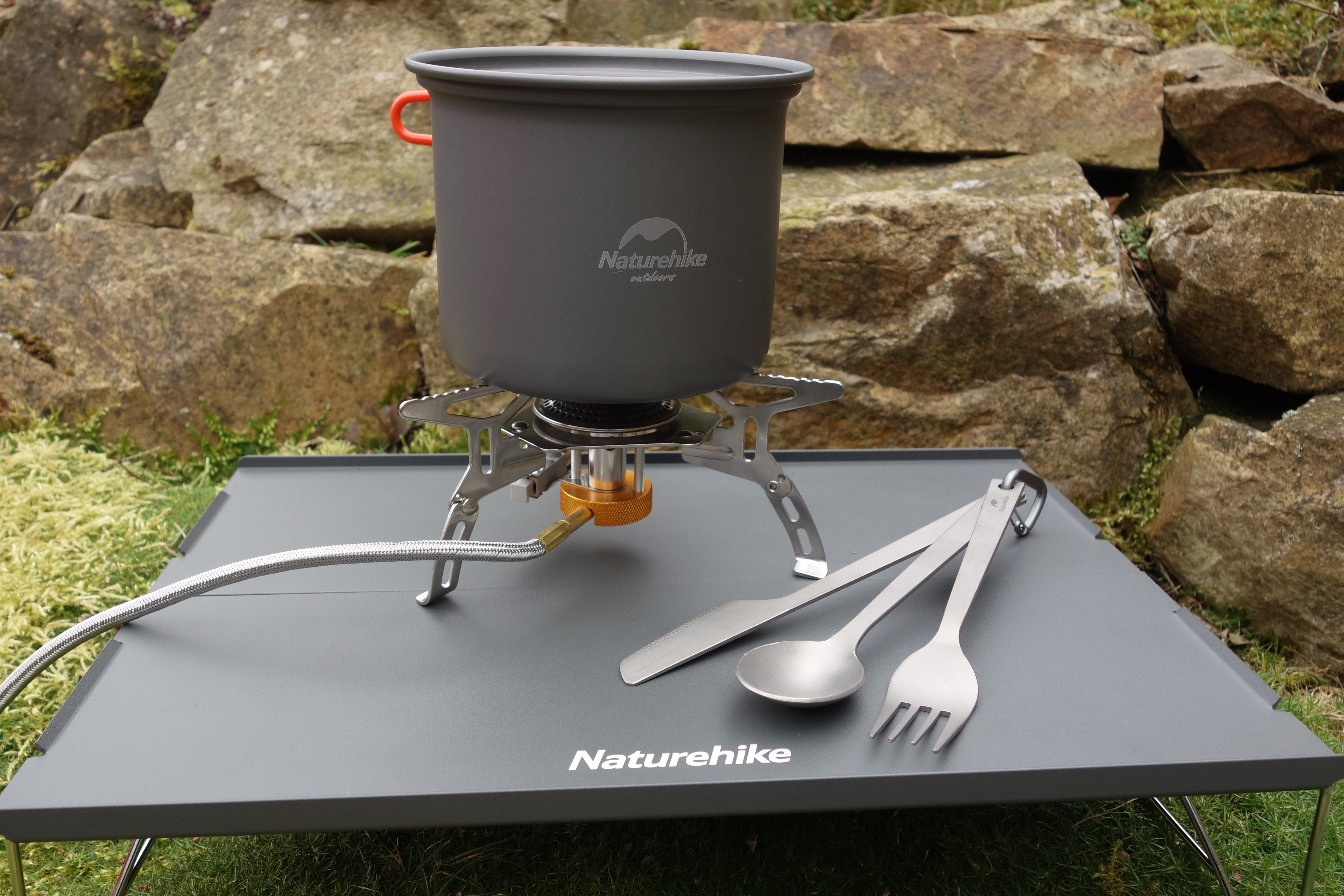 Naturehike campingový plynový varič s elektrickým zapaľovačom - 236g
