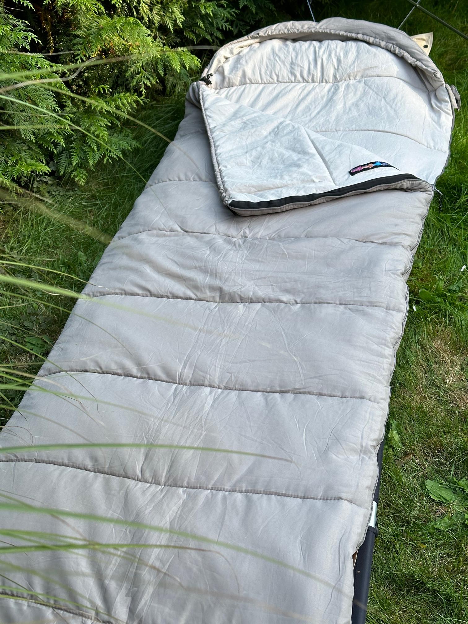 Naturehike prateľný spacák M400 s kapucňou 1860g - svetlo zelený