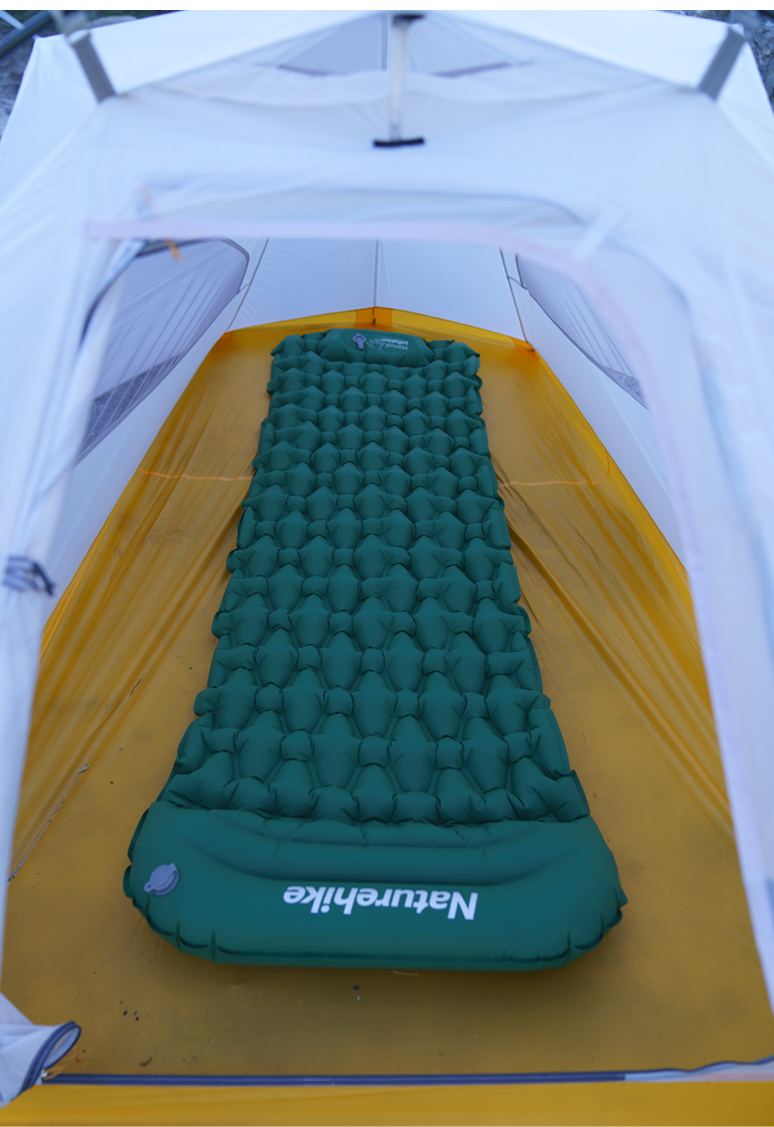 Naturehike nafukovacia karimatka FC-12 s manuálnou pumpou 730g - zelená