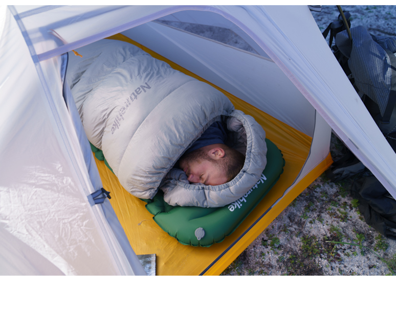 Naturehike nafukovacia karimatka FC-12 s manuálnou pumpou 730g - zelená