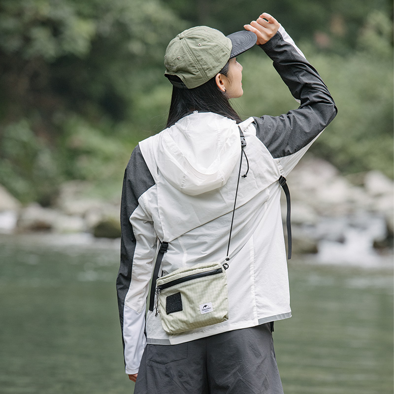Naturehike taška cez rameno Mia 3l 84g - svetlo šedá