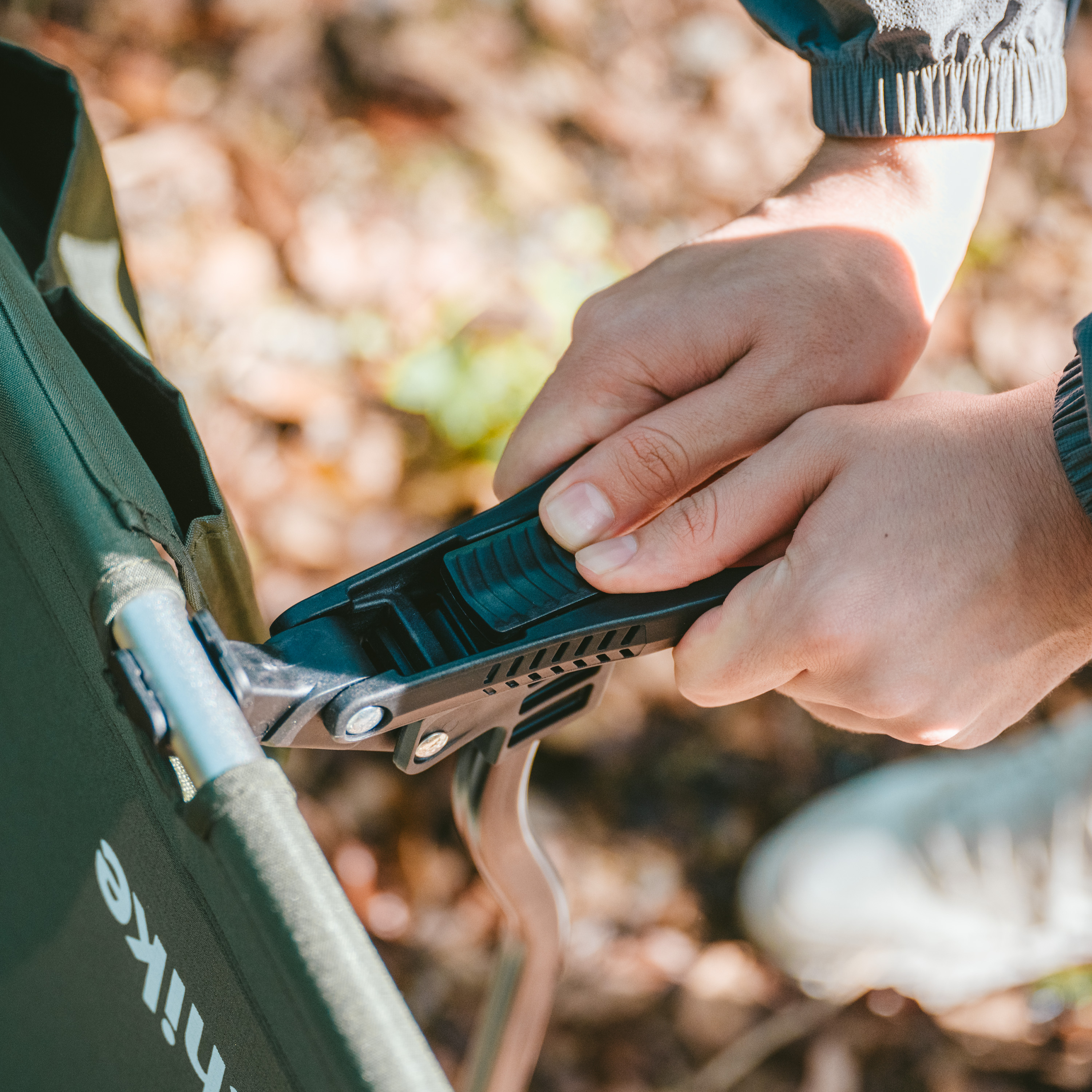 Naturehike skladacia kempingová posteľ Greenfield - čierna
